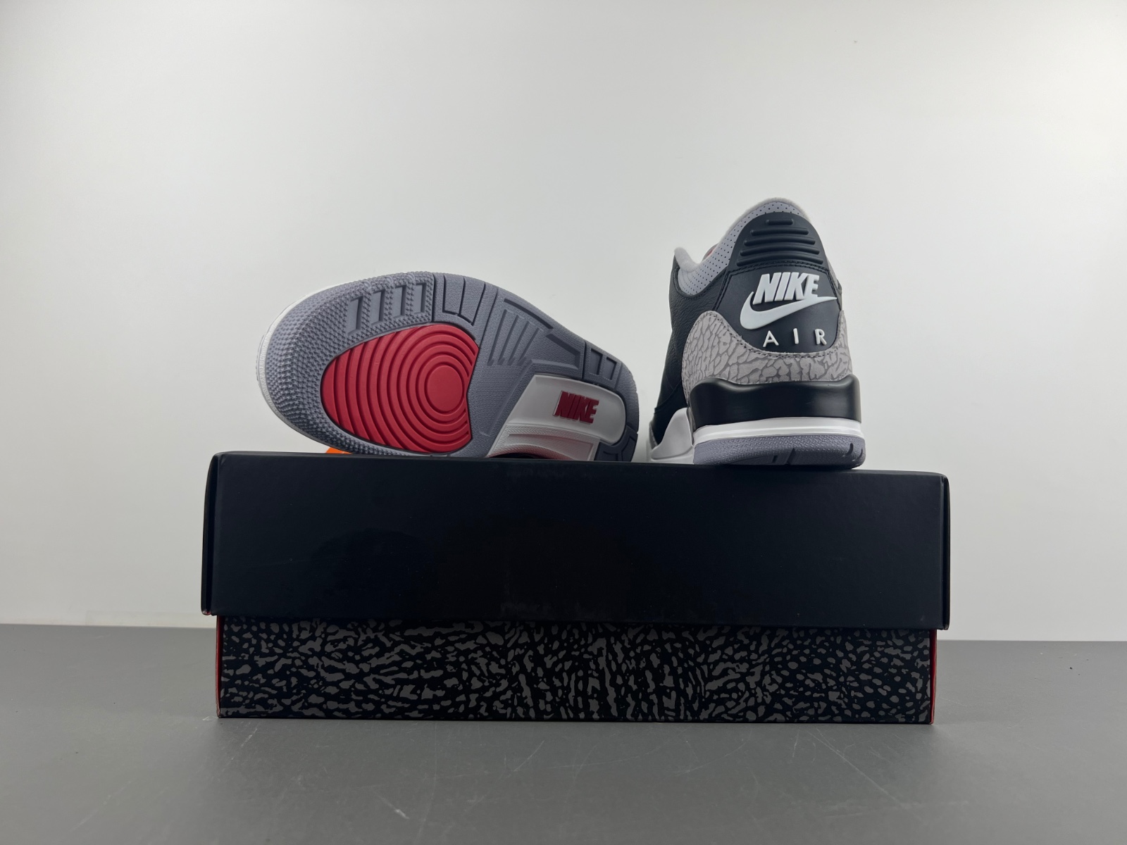 Air Jordan 3 OG “Black Cement”DN3707-010