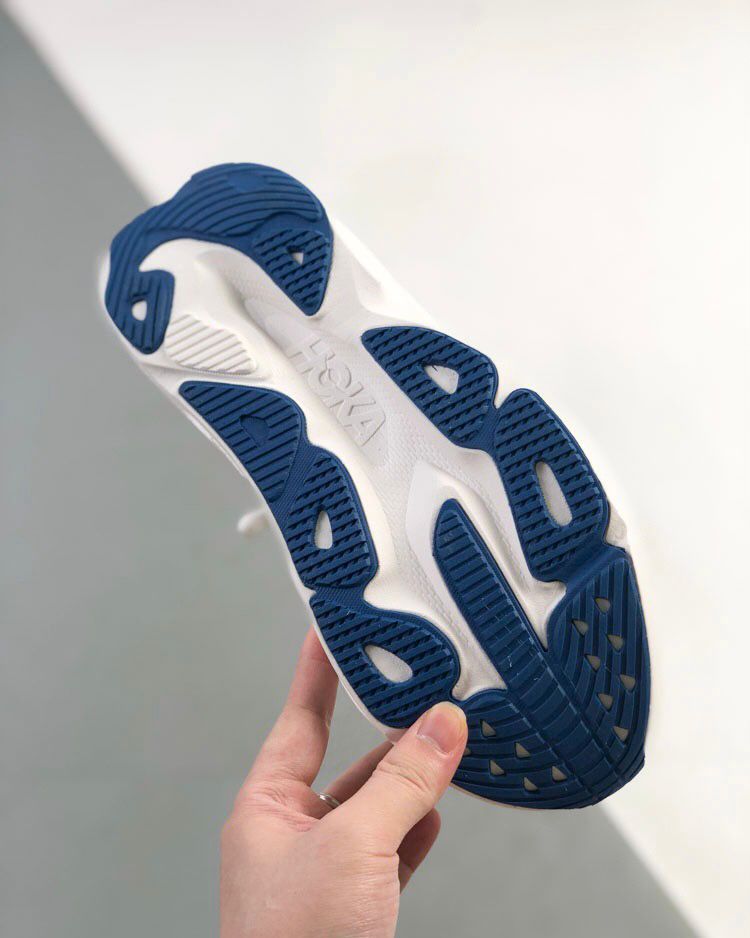 Hoka one one skyflow comfortable non-slip wear-resistant low-top casual running shoes for men and women, platinum 1155113