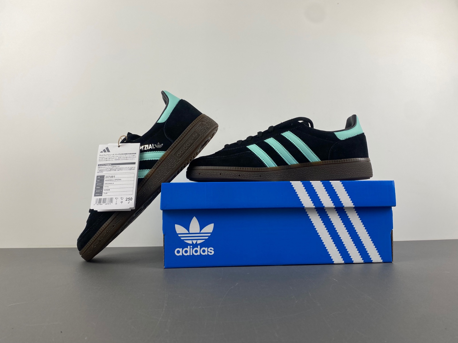 adidas HANDBALL SPEZIAL BLACK CLEAR MINT IH7491