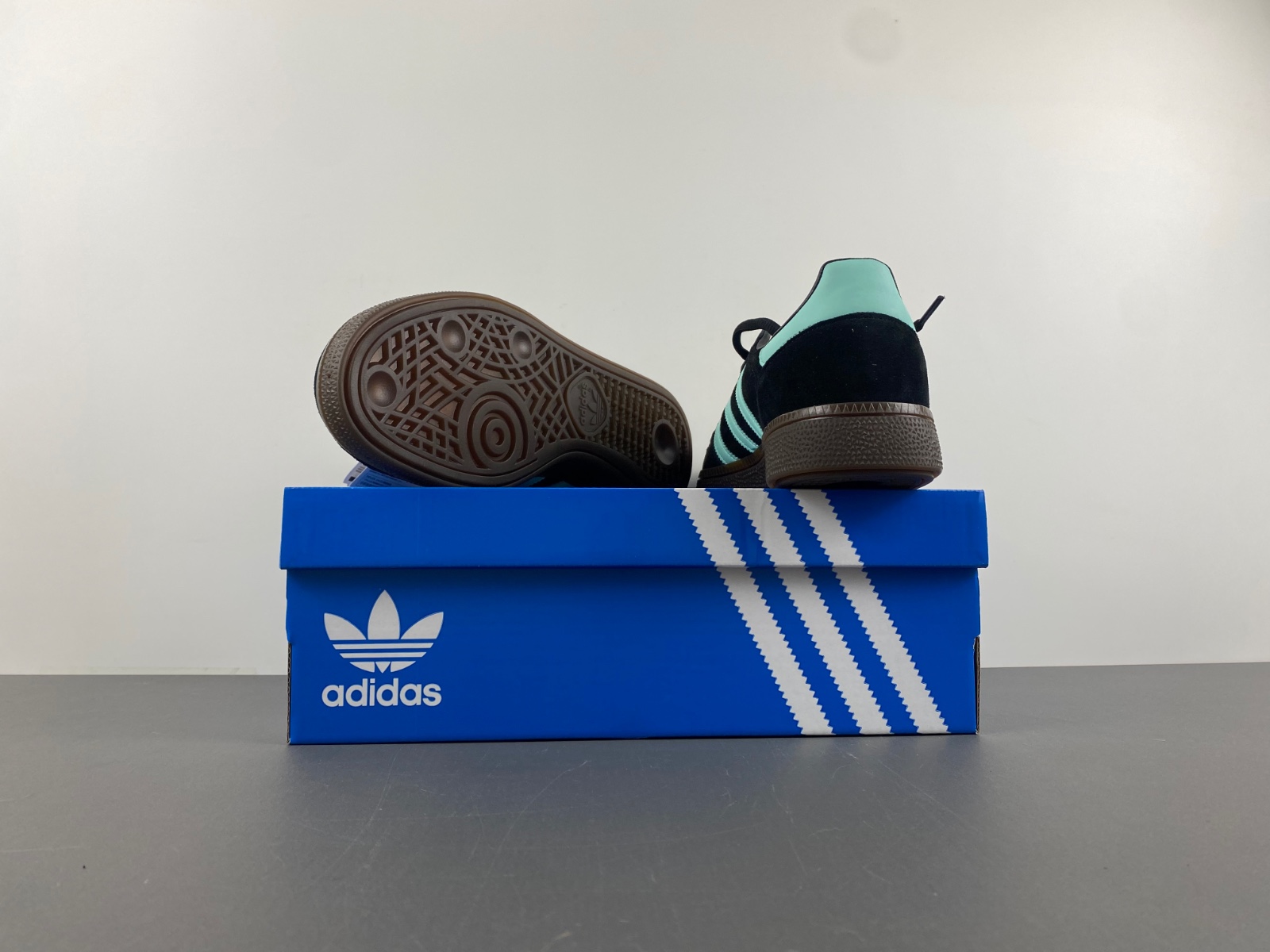 adidas HANDBALL SPEZIAL BLACK CLEAR MINT IH7491