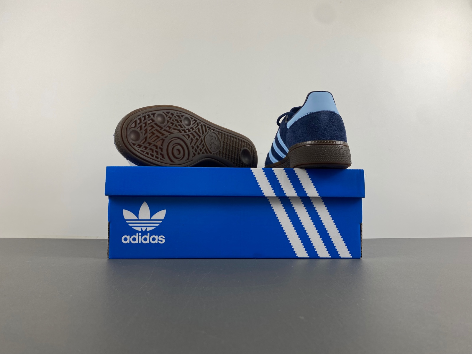 adidas Originals Handball Spezial Women's 7.5 navyblue