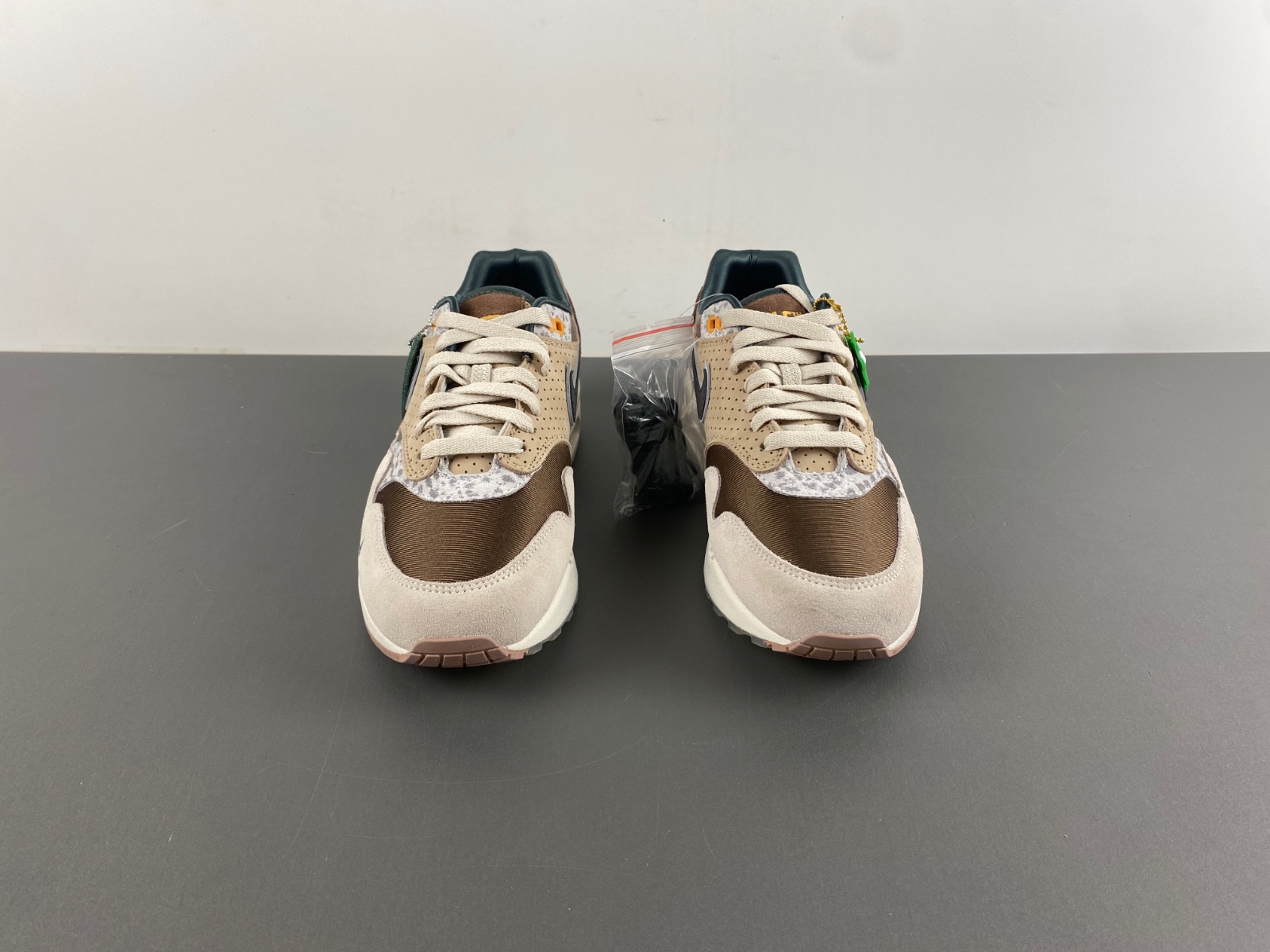 Nike Air Max 1 '87 Luxe University of Oregon PE beige brown 2024 HQ2640-200