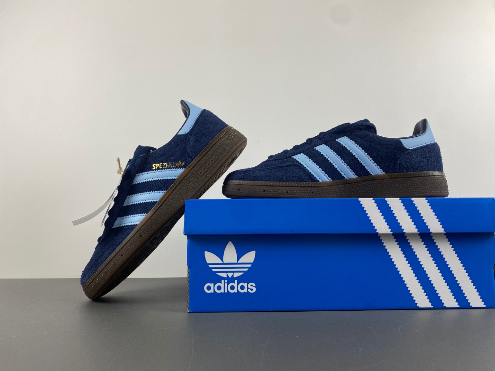 adidas Originals Handball Spezial Women's 7.5 navyblue