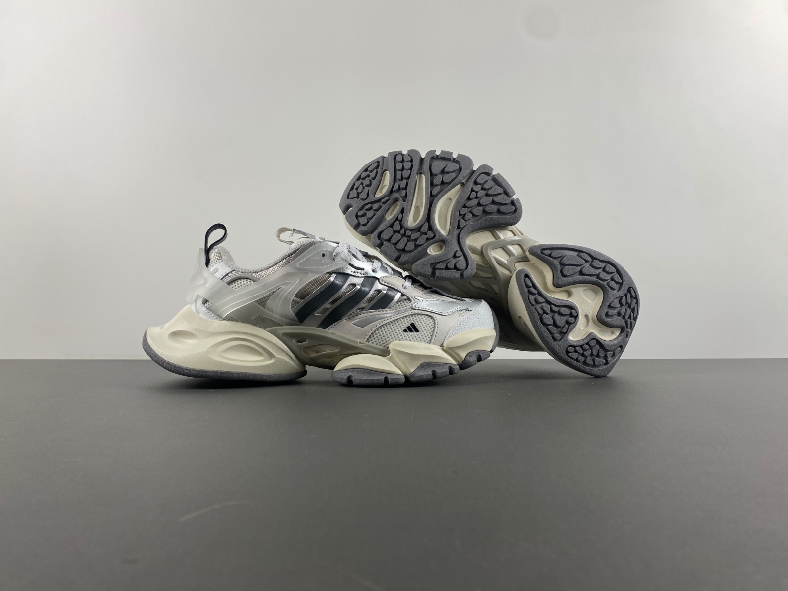 Adidas XLG Runner Deluxe JP5761