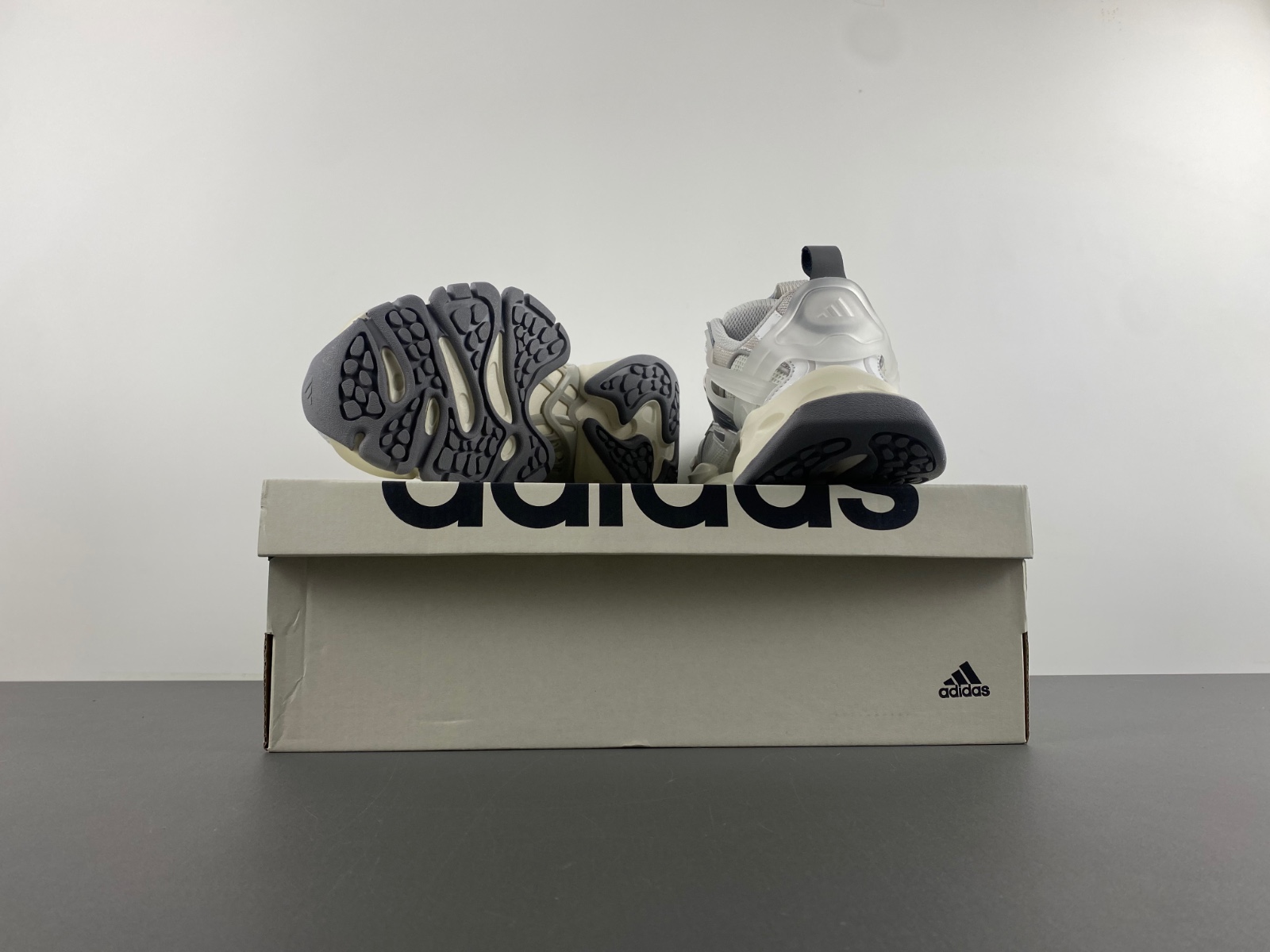Adidas XLG Runner Deluxe JP5761