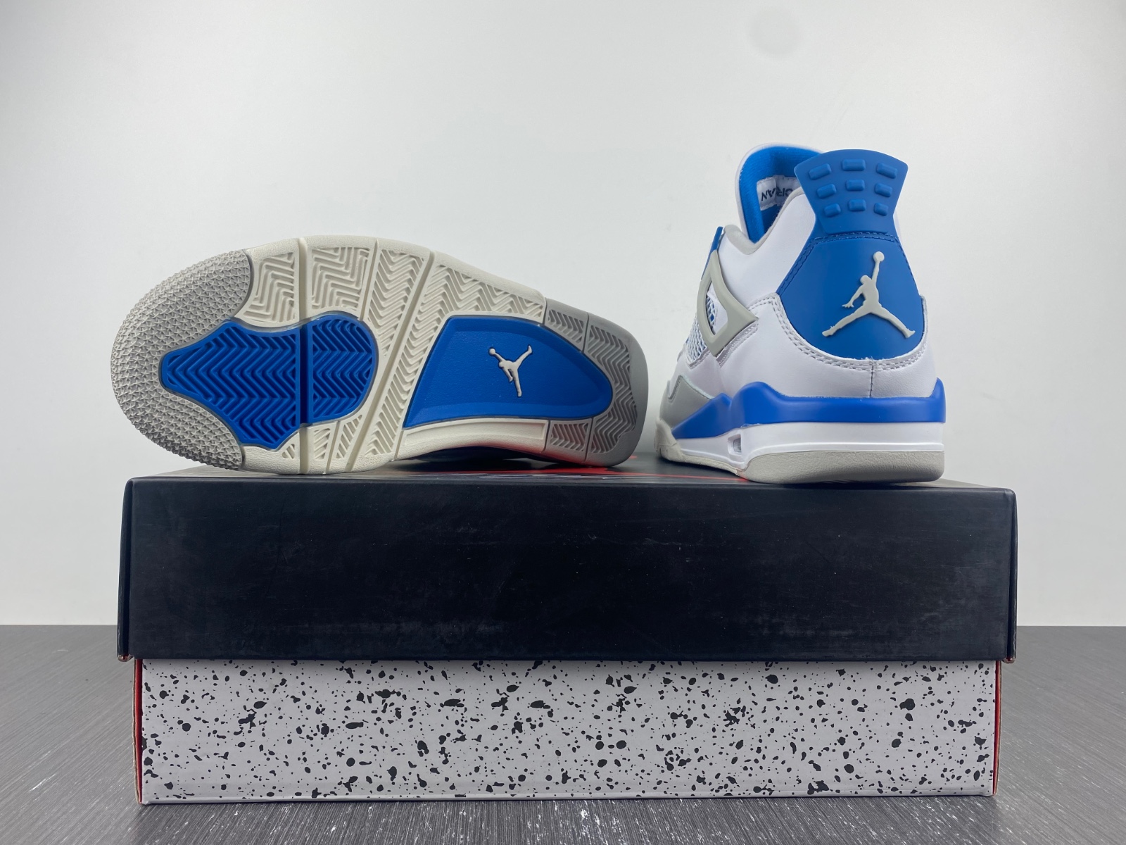 AJ4 AIR JORDAN 4 OG “MILITARY BLUE” 308497-105P