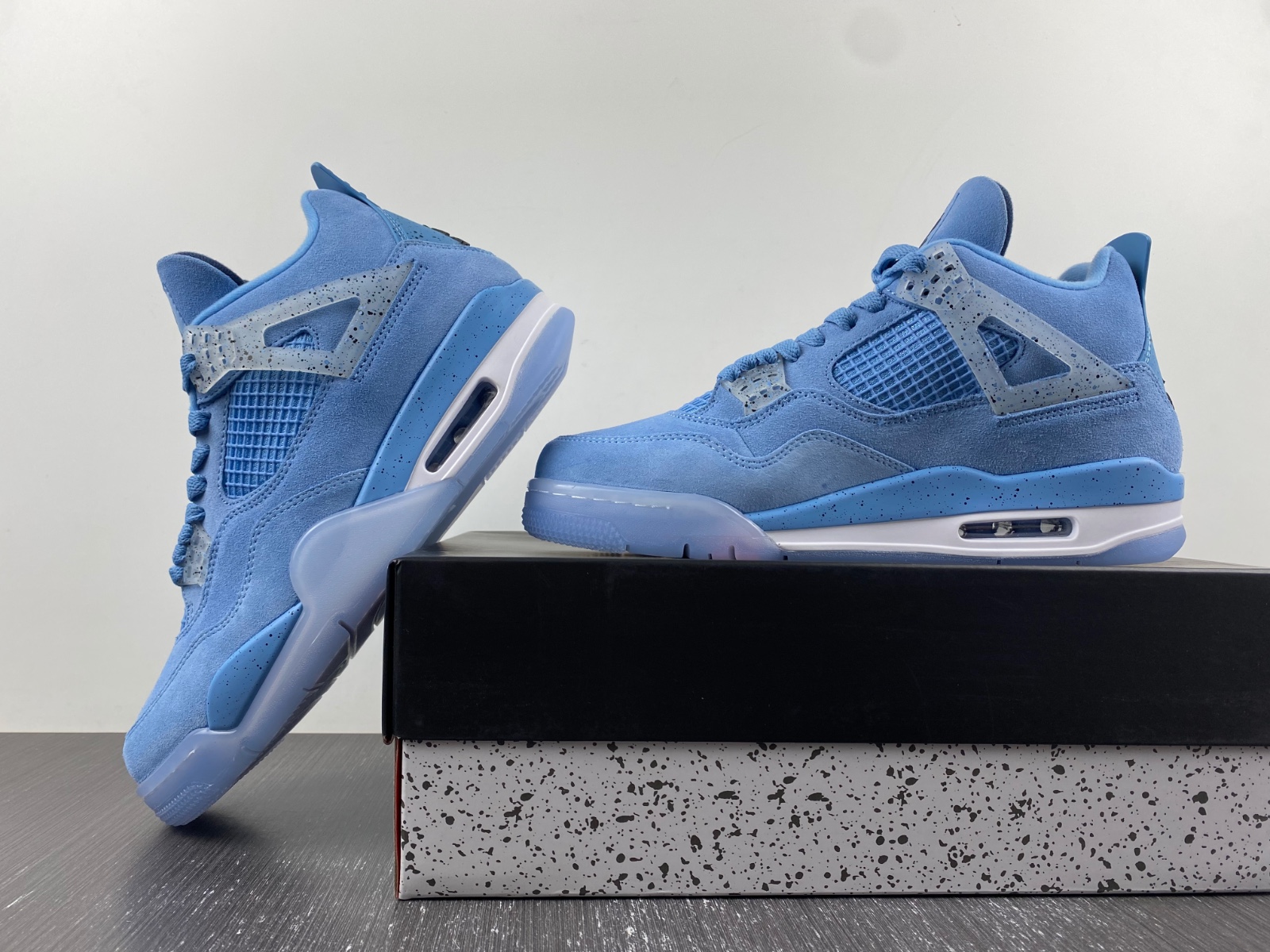 Air Jordan 4 Retro UNC PE Blue AJ4 1032070