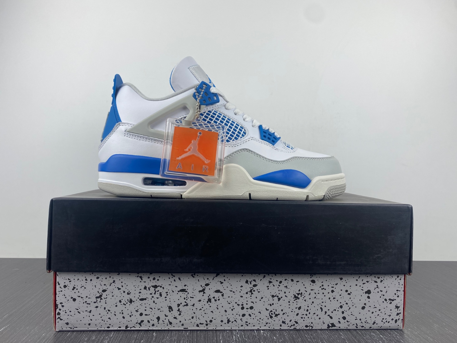 AJ4 AIR JORDAN 4 OG “MILITARY BLUE” 308497-105P
