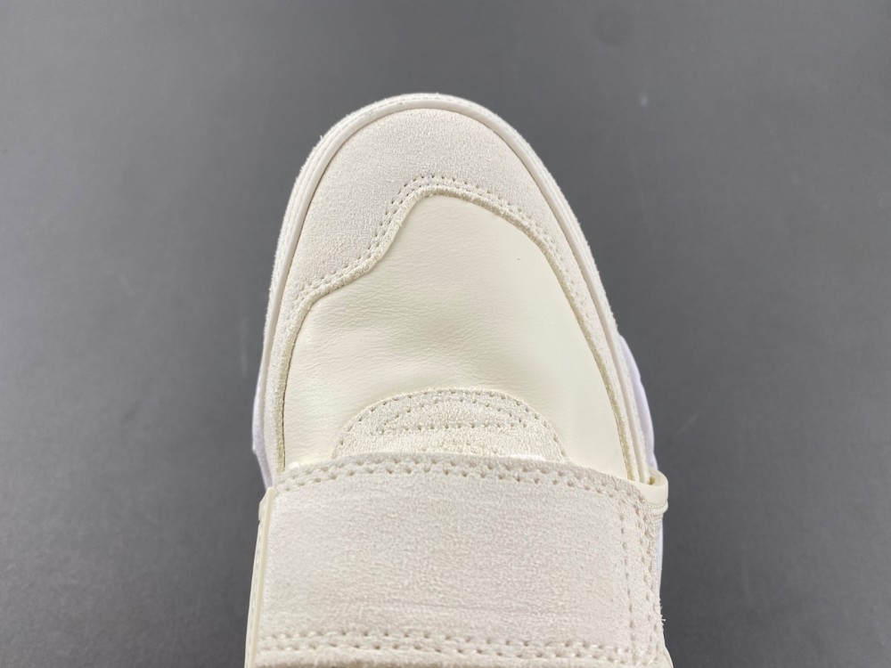 Travis Scott x Nike Zoom Field Jaxx “Sail” HQ3061-100