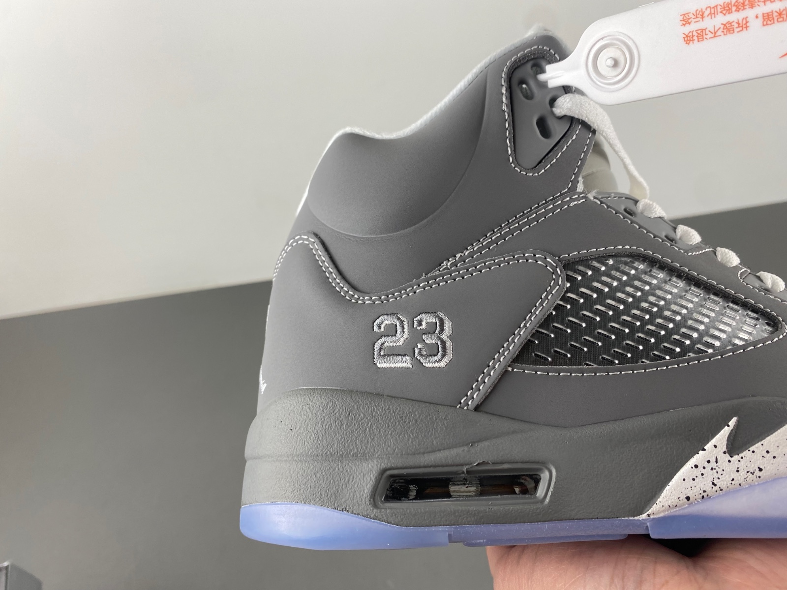 Jordan 5 Retro ‘Wolf Grey’ 136027-005