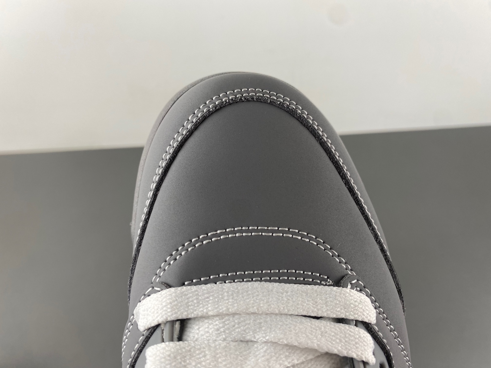 Jordan 5 Retro ‘Wolf Grey’ 136027-005