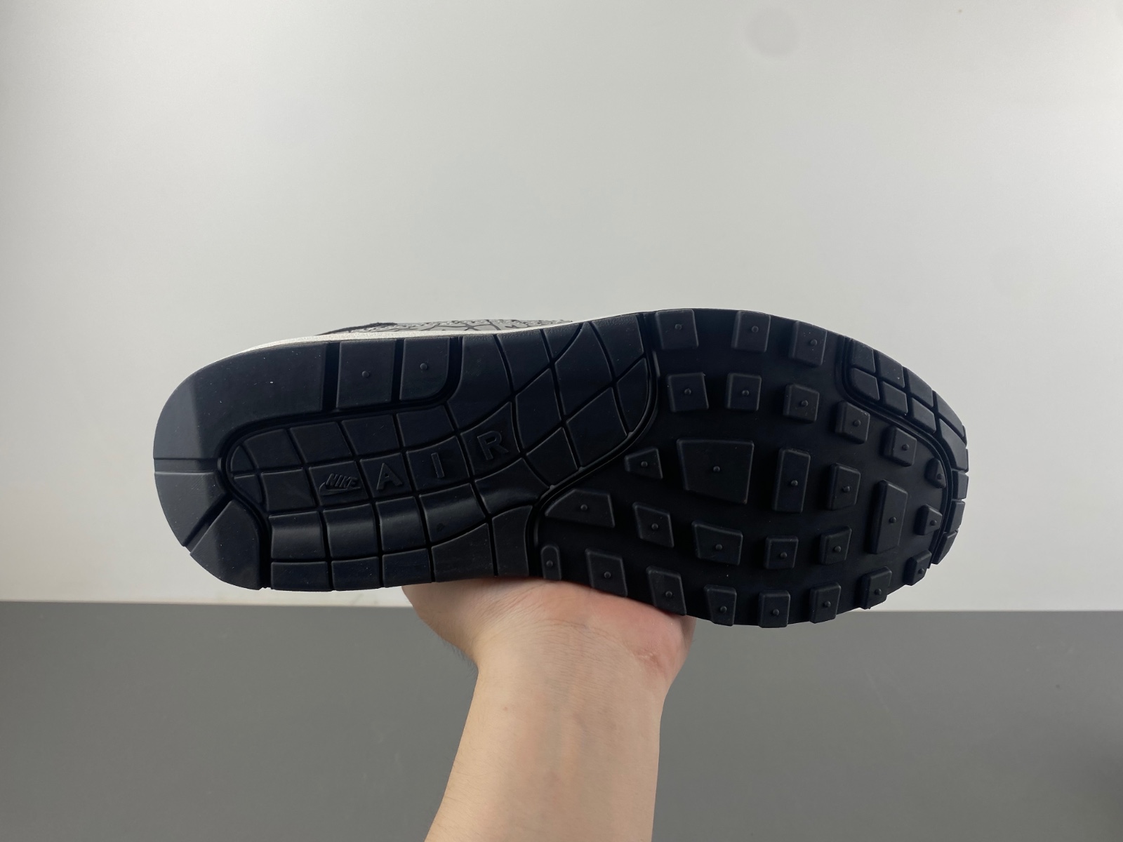 Air Max 1 Premium White/Black/Light Blue 908366-001