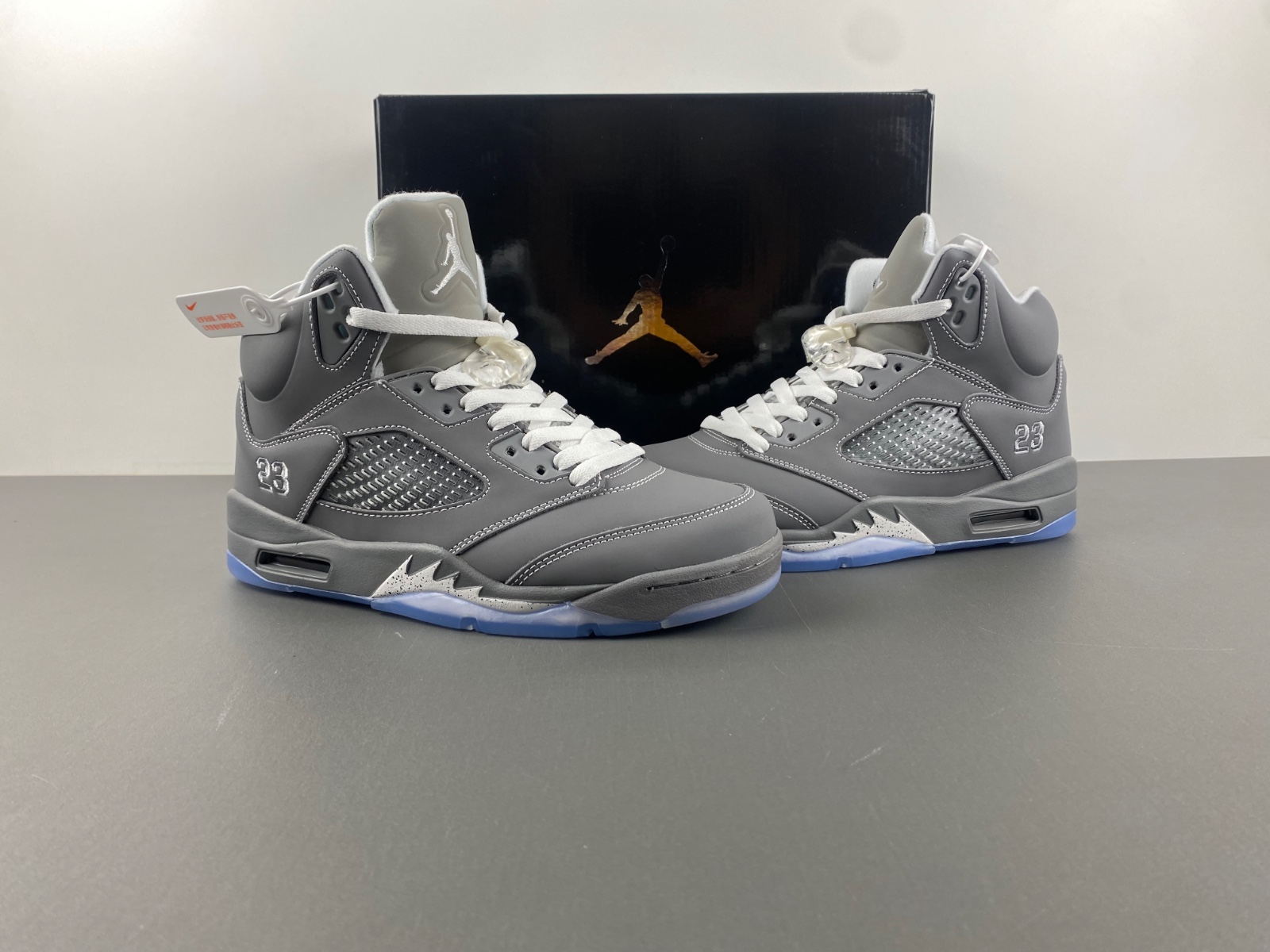 Jordan 5 Retro ‘Wolf Grey’ 136027-005