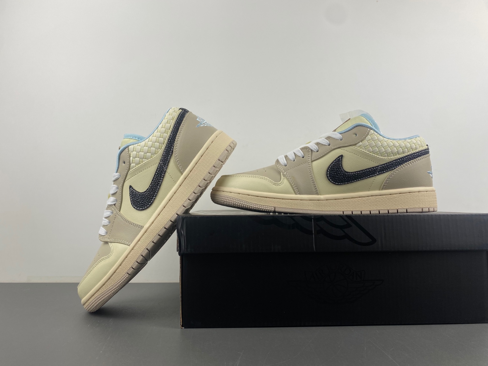 Air Jordan 1 Low Beige/Light Blue/Black HQ3440-101