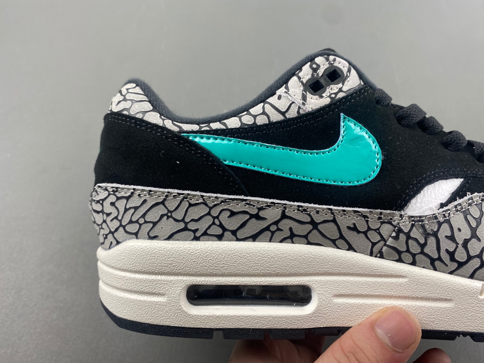 Air Max 1 Premium White/Black/Light Blue 908366-001