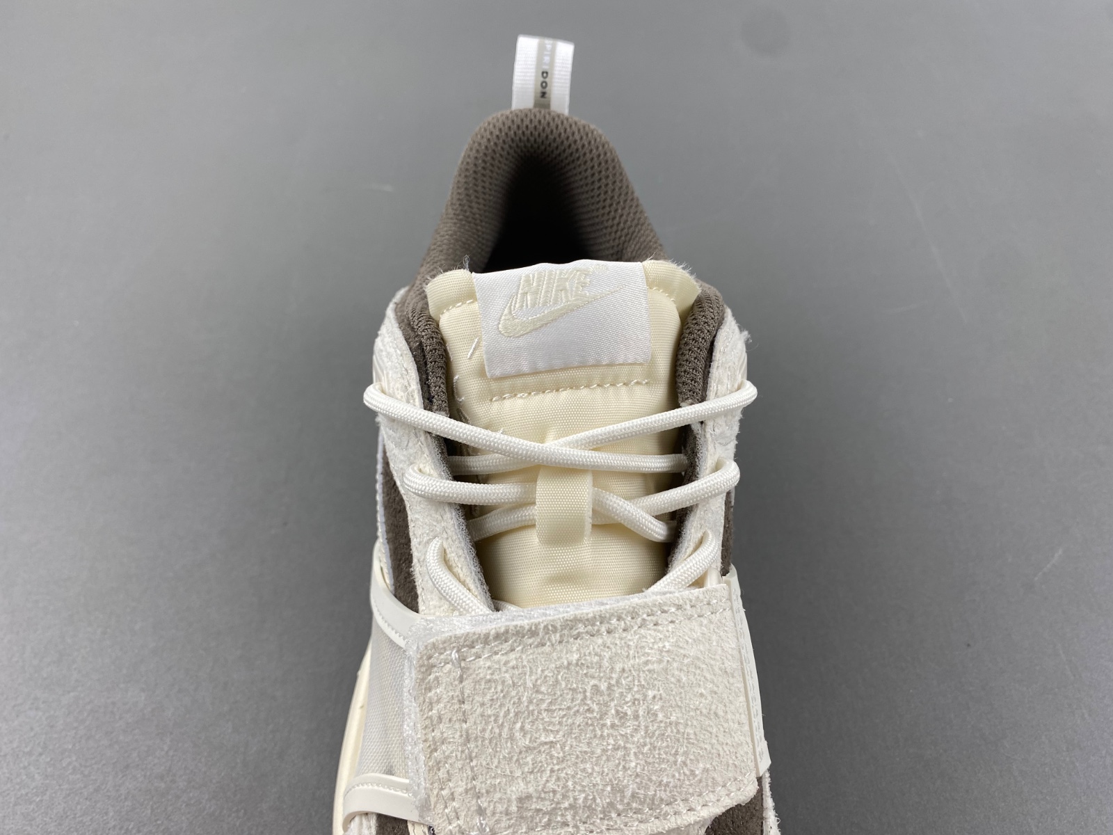 Nike Zoom Field Jaxx SP Travis Scott Sail HQ3061-102