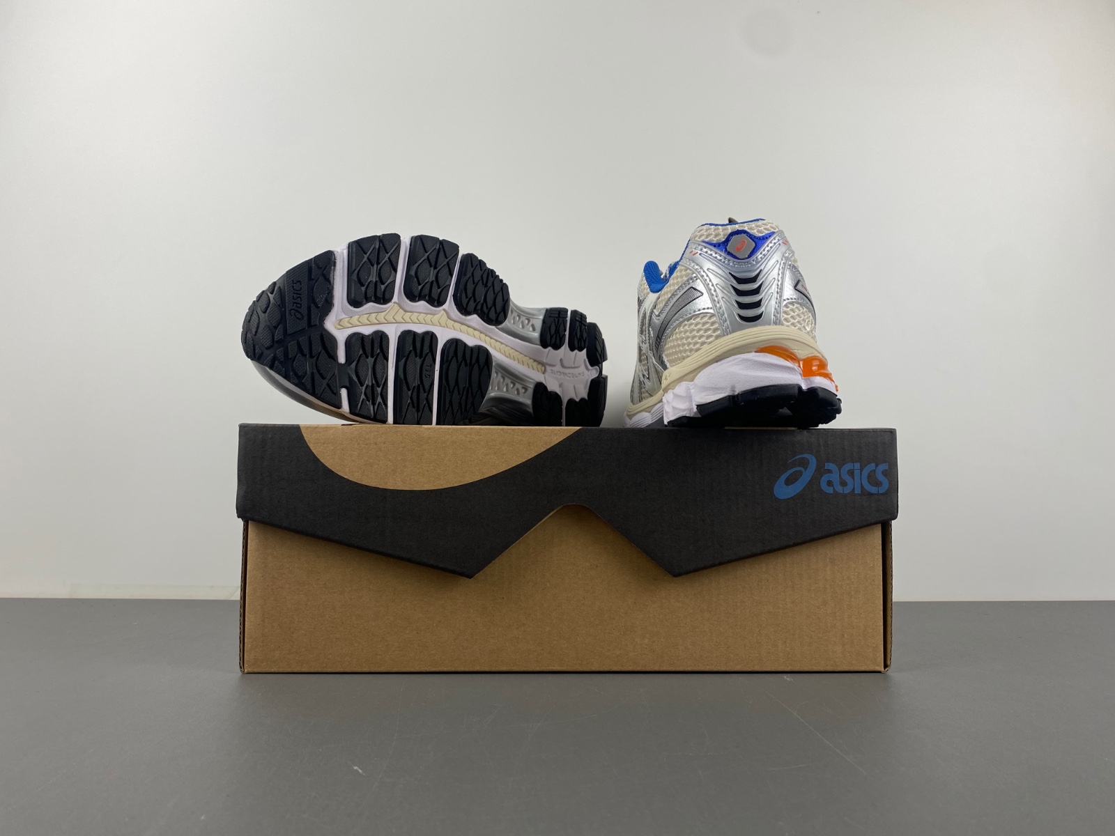 ASICS GEL-KAYANO 12.1 White/Silver/Orange 1203A555-101