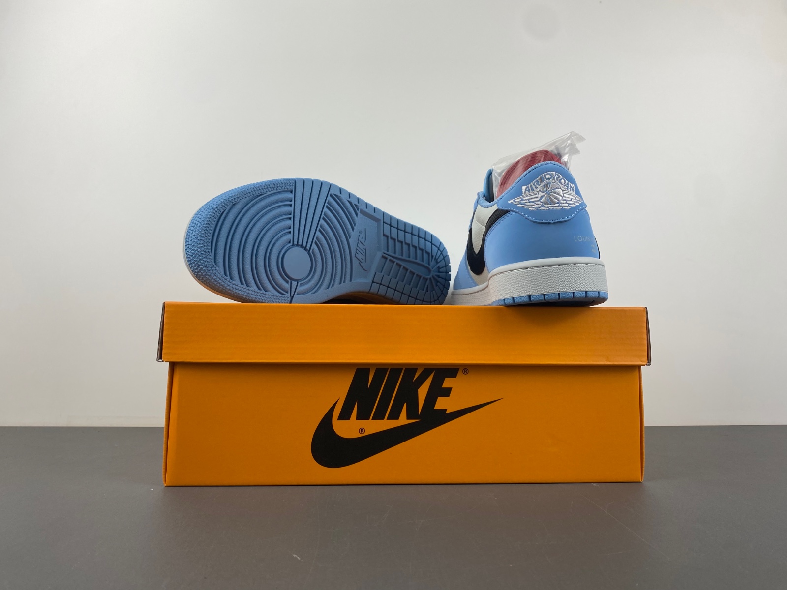 Travis Scott x Air Jordan White/Blue/Black DM7866-107