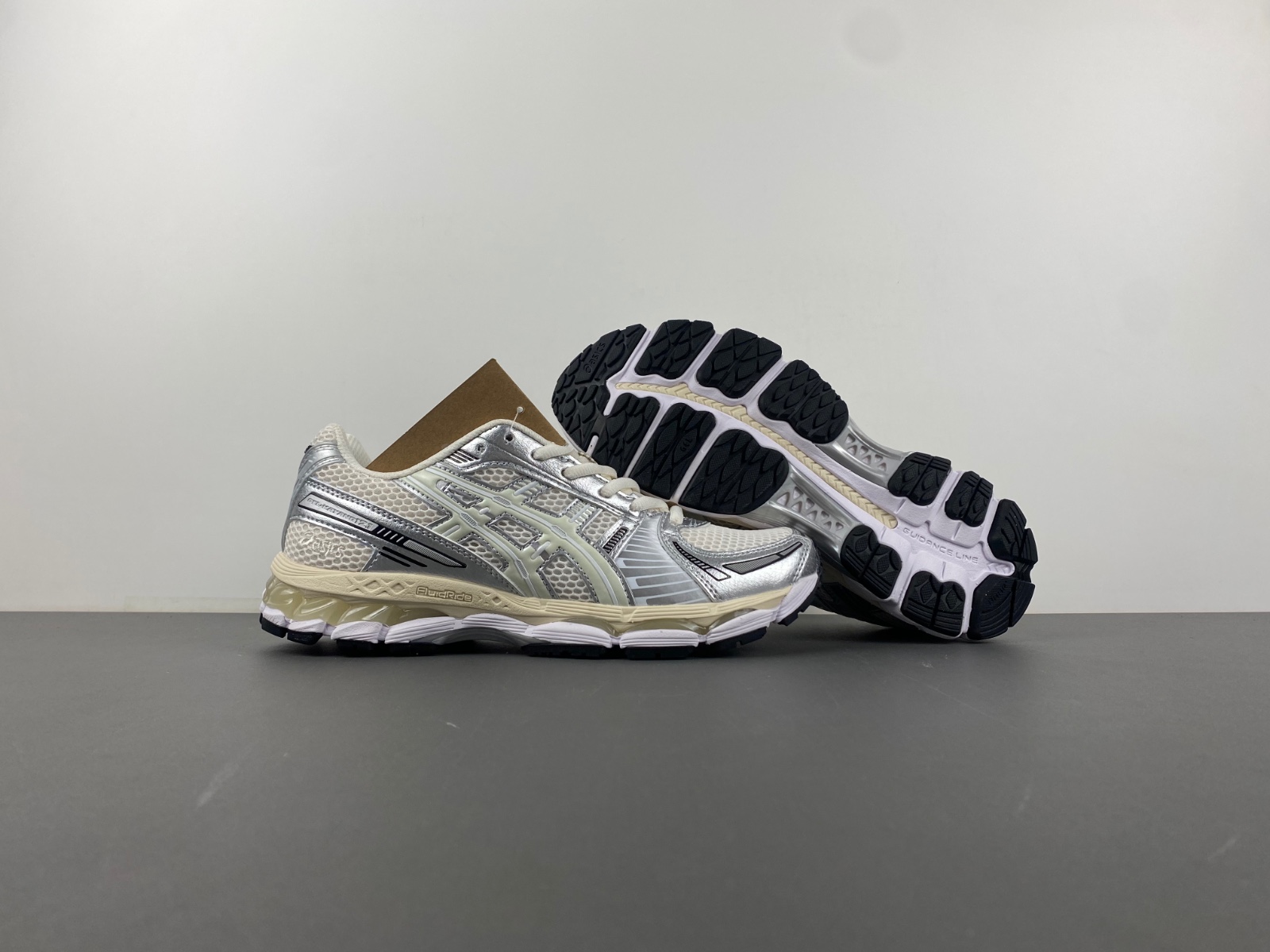 Ronnie Fieg x Asics gel-kayano 12.1 Off White/Silver/Black 1203a555-100