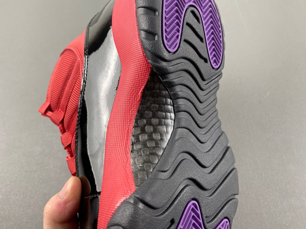 Air Jordan 11Black/Red CT8012-600