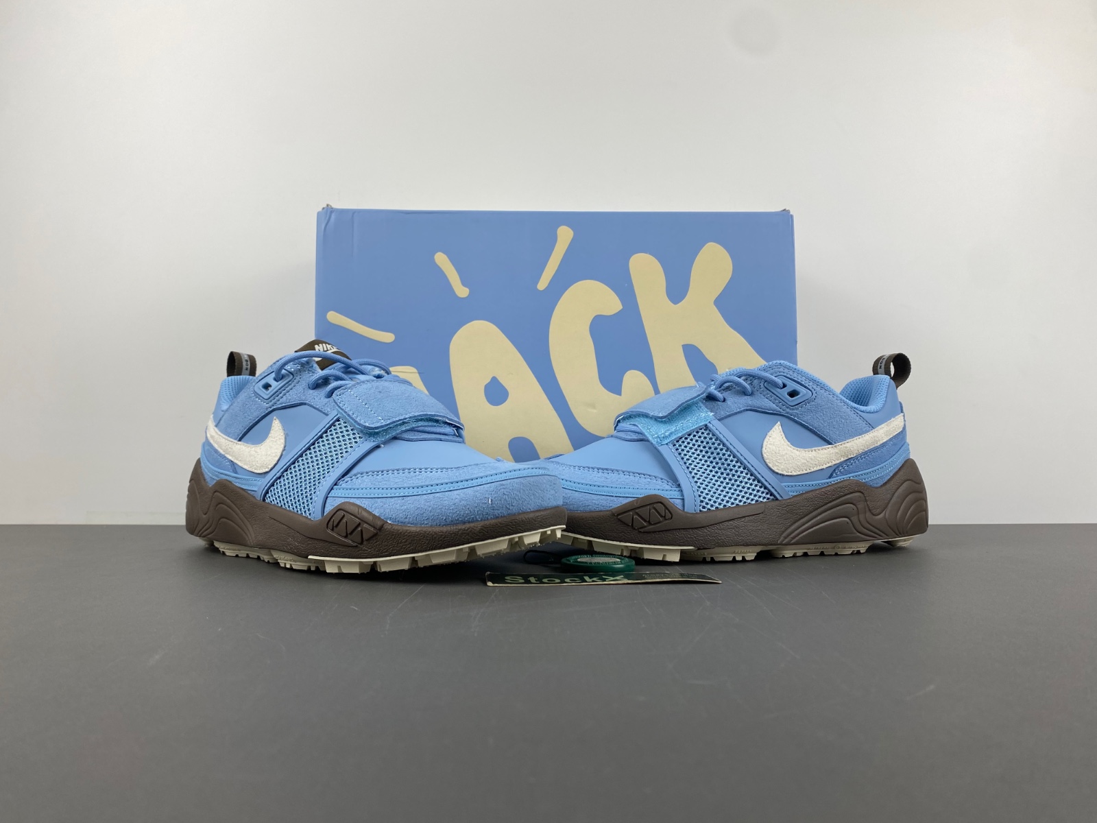 Travis Scott x les meilleures heures de la gamme nike lebron Skateboarding Leche Blue HQ3072-400