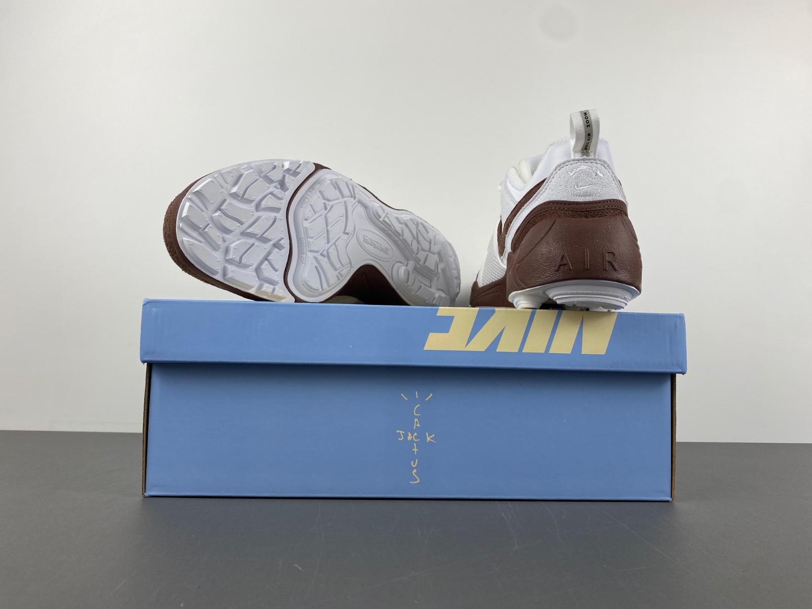 Travis Scott Nike Zoom Field Jaxx 