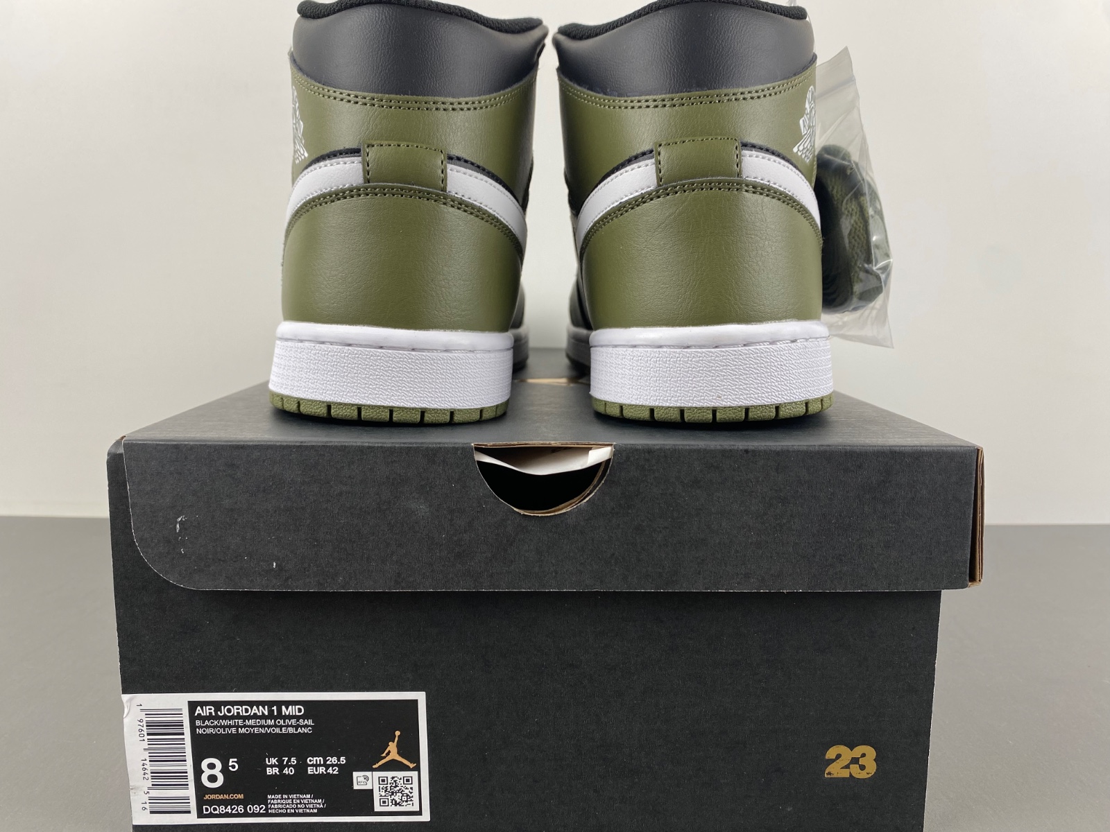 Nike Air Jordan 1 Mid Medium Olive Black DQ8426-092