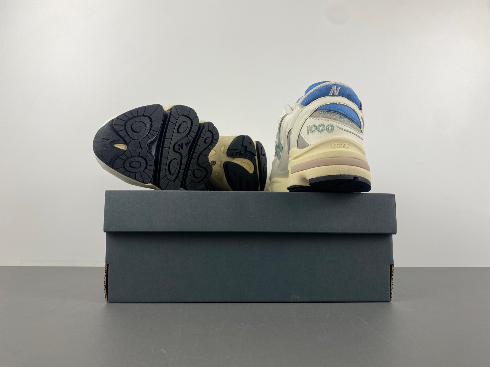 New Balance 1000 'Angora Moonrock' sneakers M1000WA