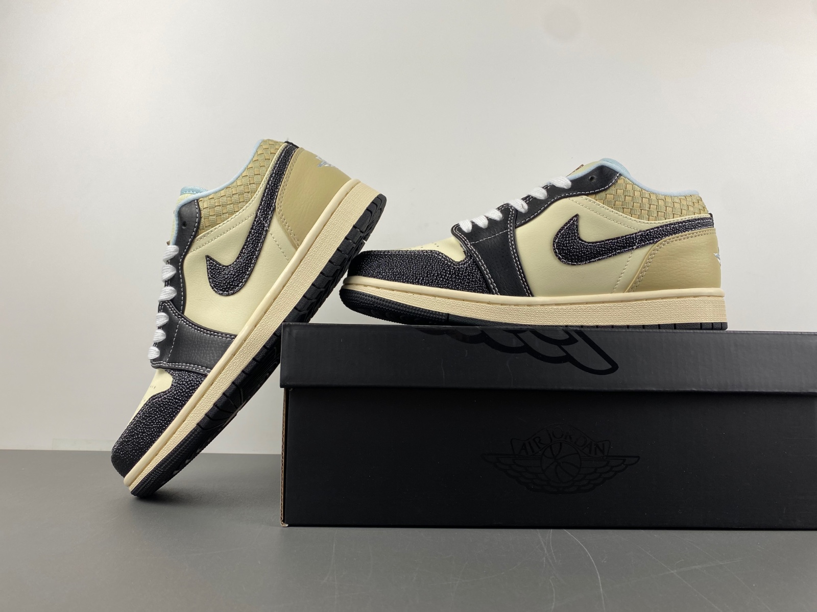 Air Jordan 1 Low SE Coconut Milk Black  HQ3437-101