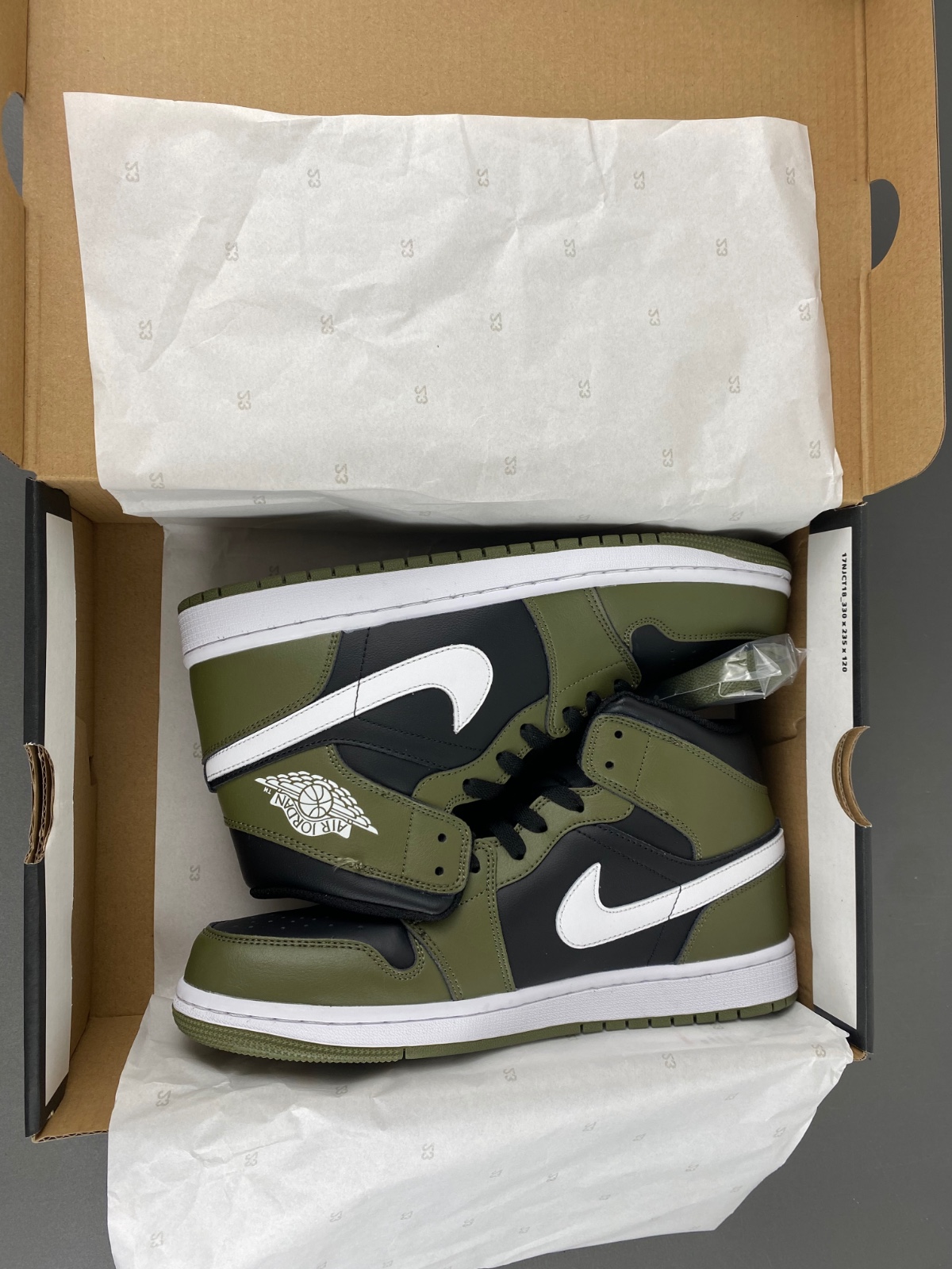 Nike Air Jordan 1 Mid Medium Olive Black DQ8426-092