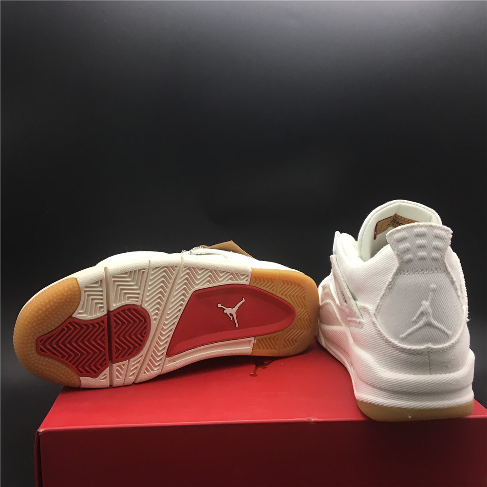 Jordan Levi's x Air Jordan 4 Retro ''White Denim'' AO2571-100