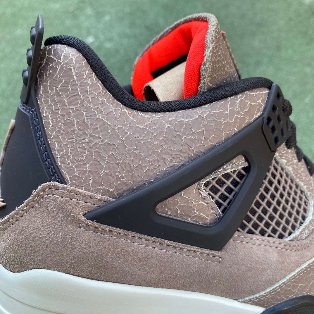 Jordan 4 Retro Taupe Haze DB0732-200