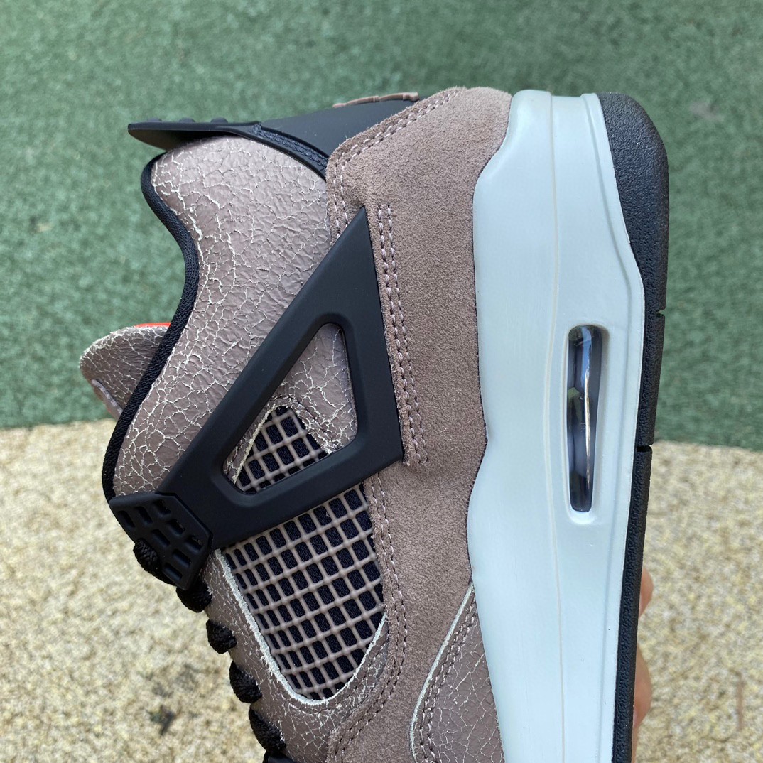 Jordan 4 Retro Taupe Haze DB0732-200
