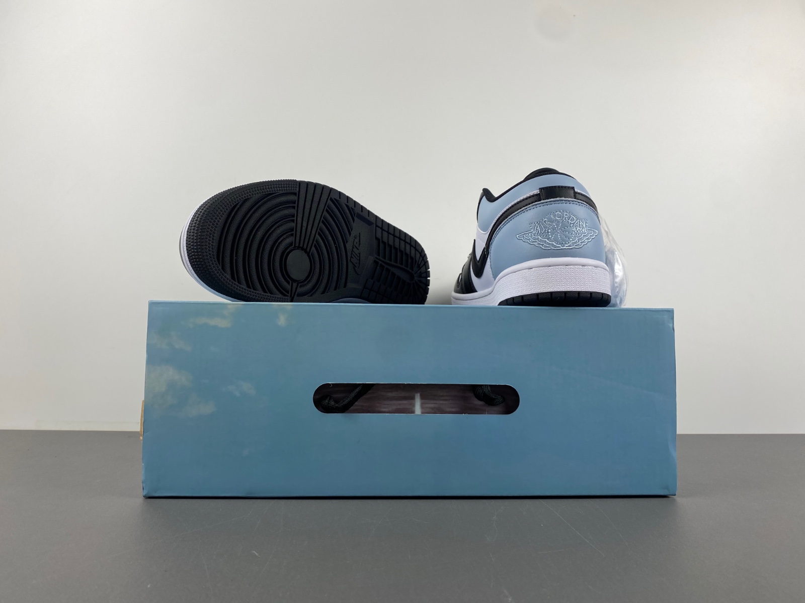 Jordan 1 Retro Low Golf Copa  DD9315-114