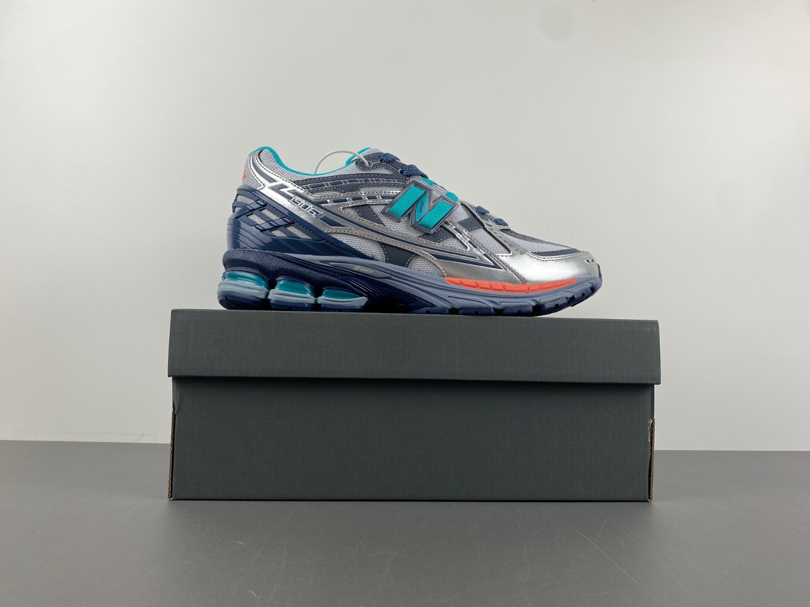 New Balance - x The Whitaker Group 1906U 