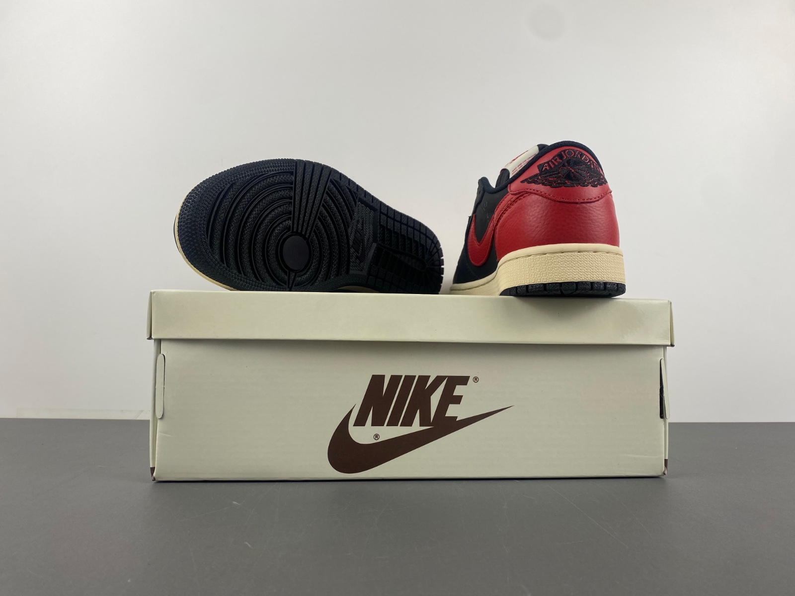 JORDAN 1 LOW x TRAVIS SCOTT ‘BRED’ DM7866-061