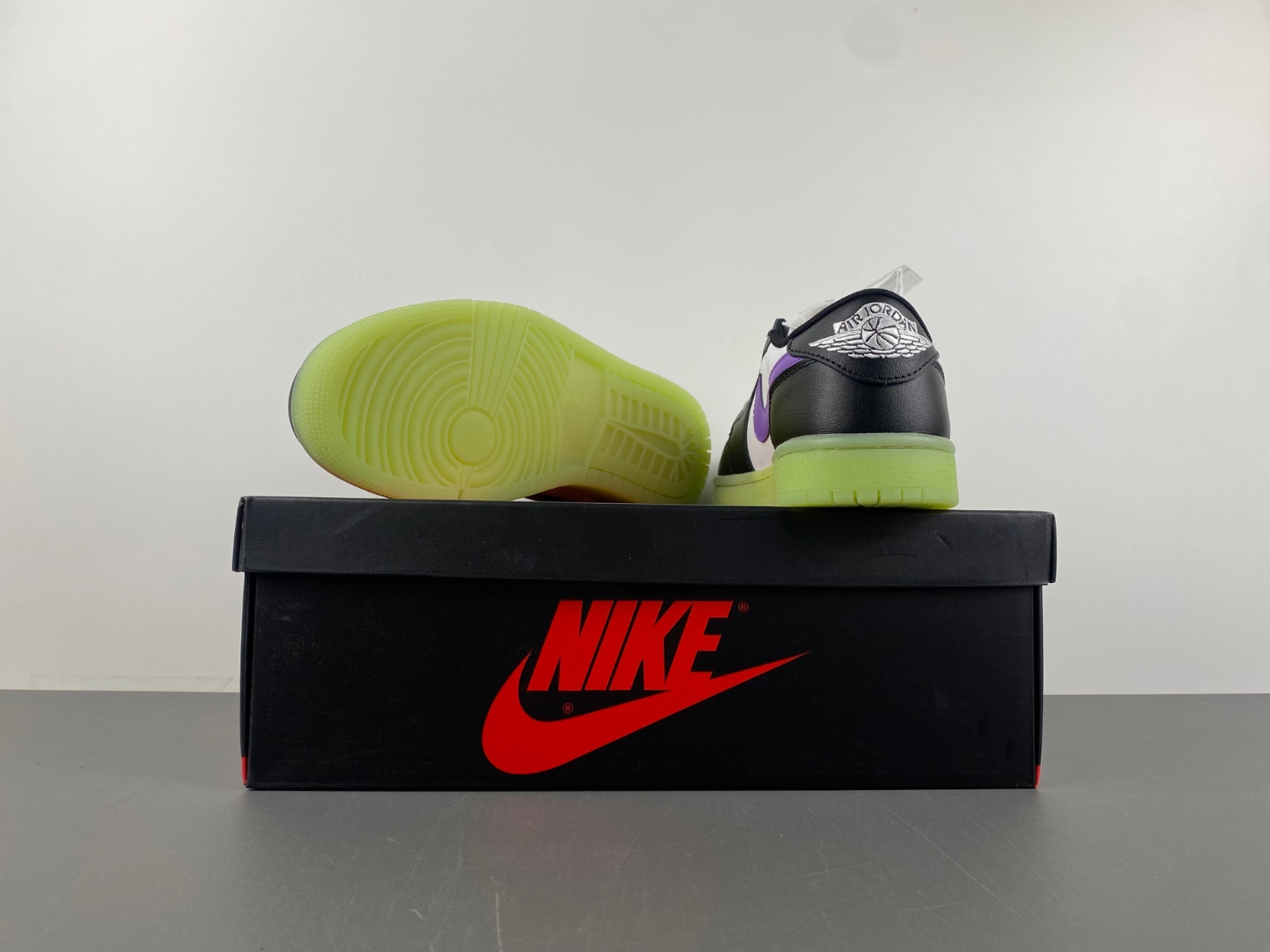 Air Jordan 1 Retro Low Big Kids' Shoes in Black HF0410-001