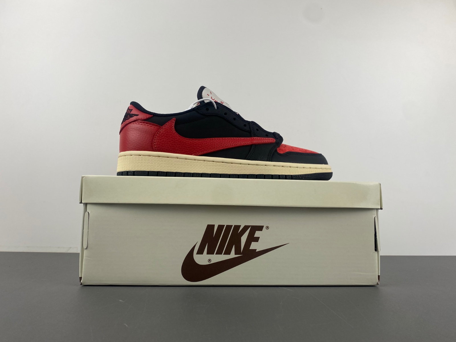 JORDAN 1 LOW x TRAVIS SCOTT ‘BRED’ DM7866-061