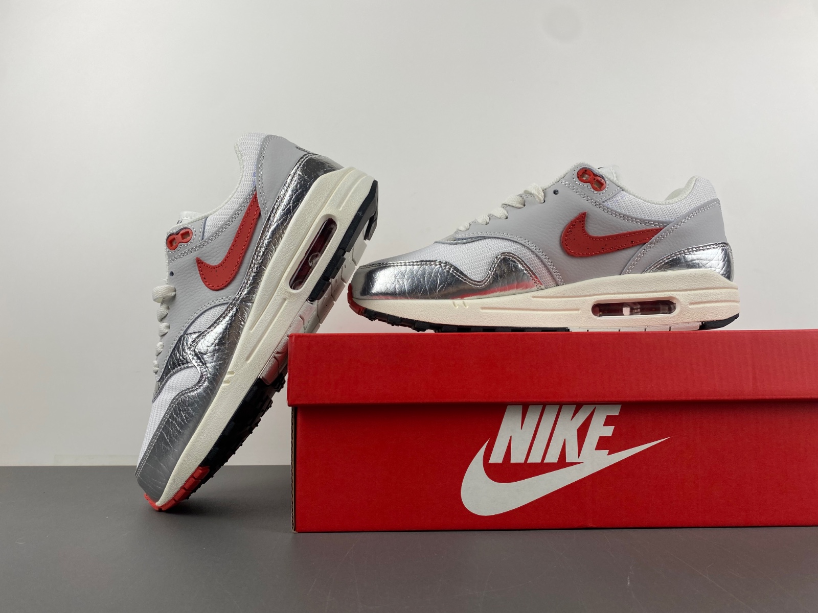 Nike Air Max 1 Premium 