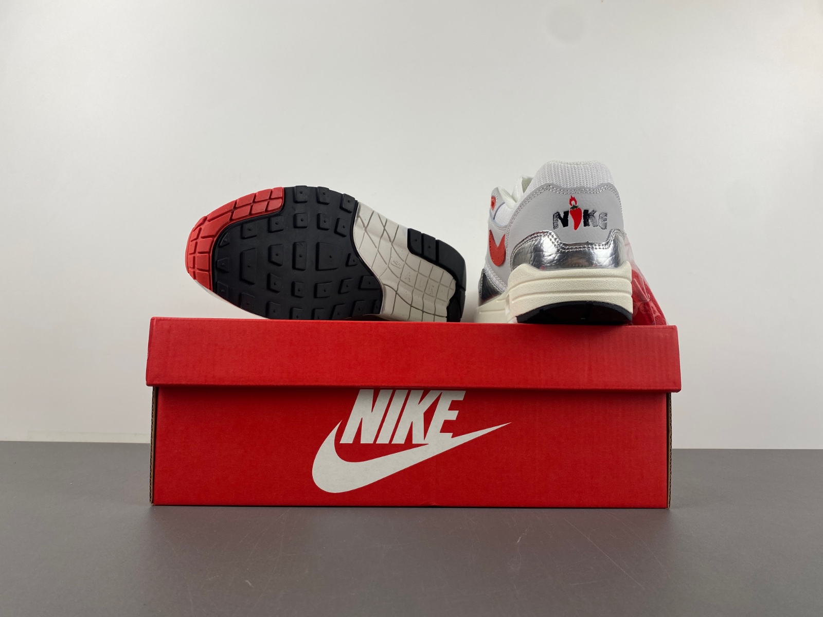 Nike Air Max 1 Premium 