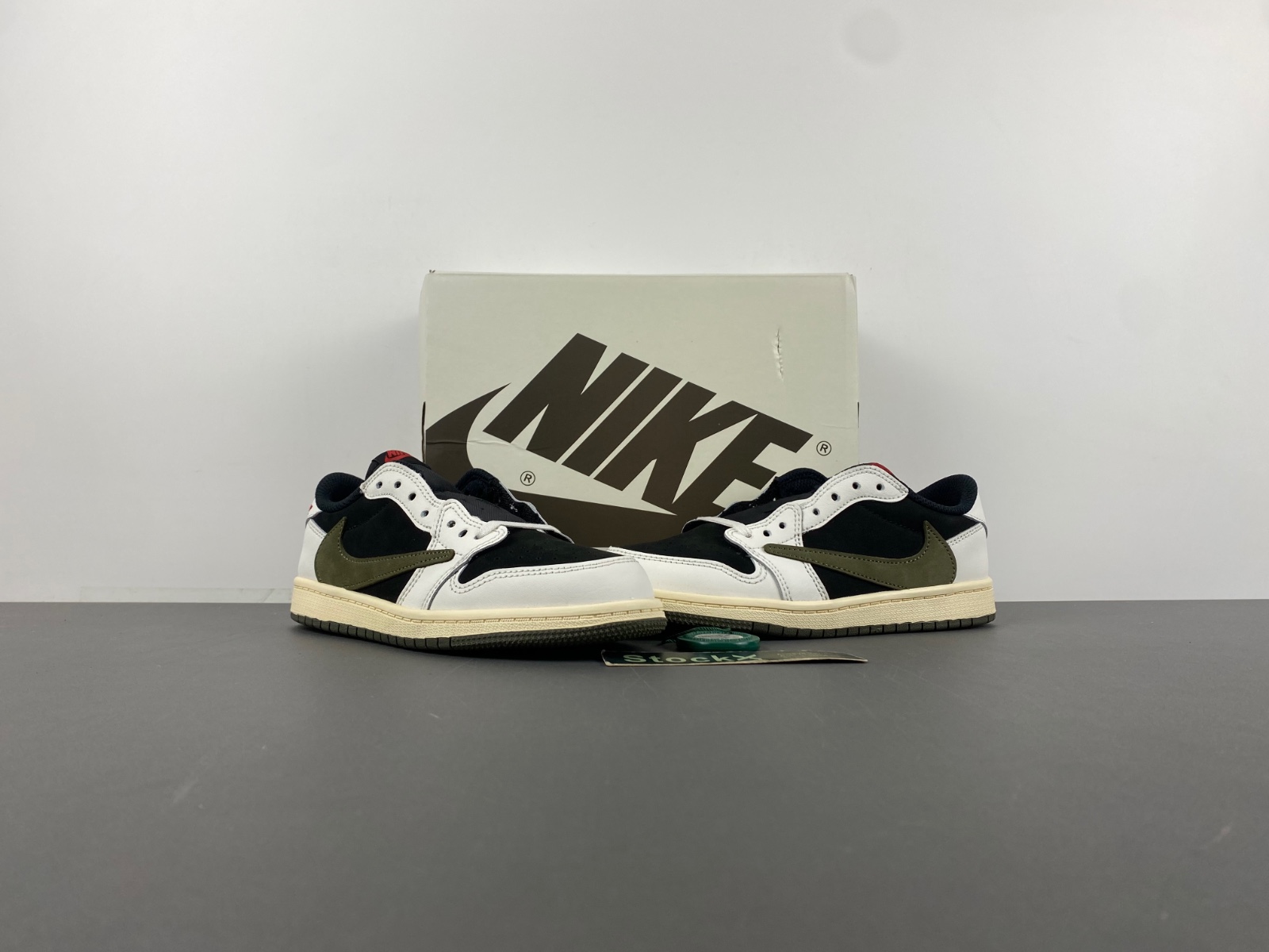 Travis Scott x Jordan 1 Retro Low OG SP PS 'Olive' DZ5909-106