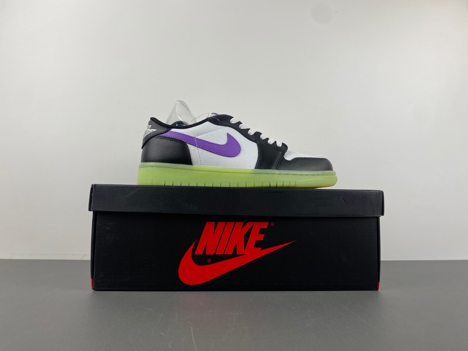 Air Jordan 1 Retro Low Big Kids' Shoes in Black HF0410-001