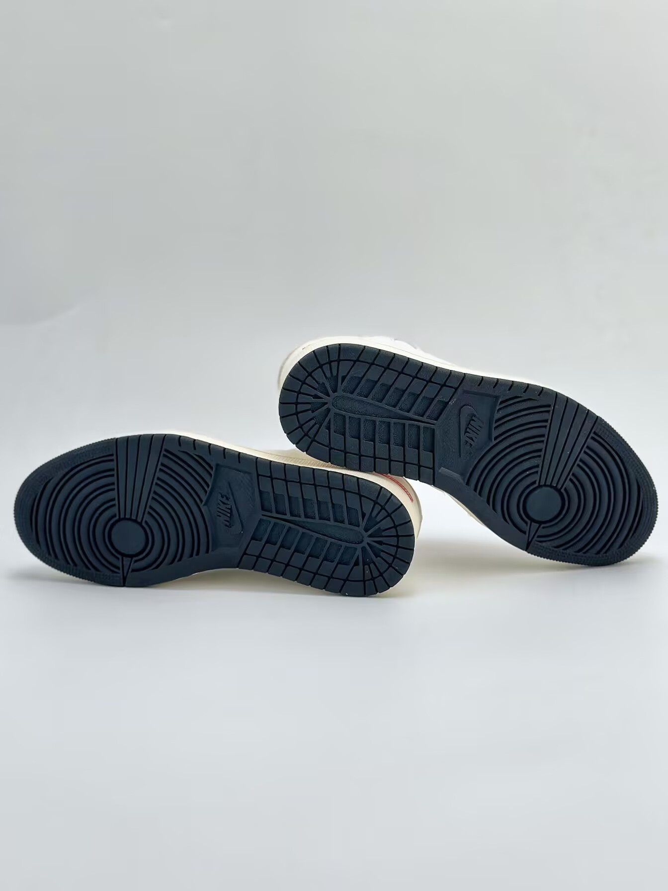 air jordan 1 retro low x supreme beige red hook yq2088 671xk