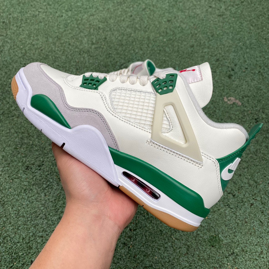 Jordan 4 Retro SP x Nike SB Mid Pine Green - DR5415-103