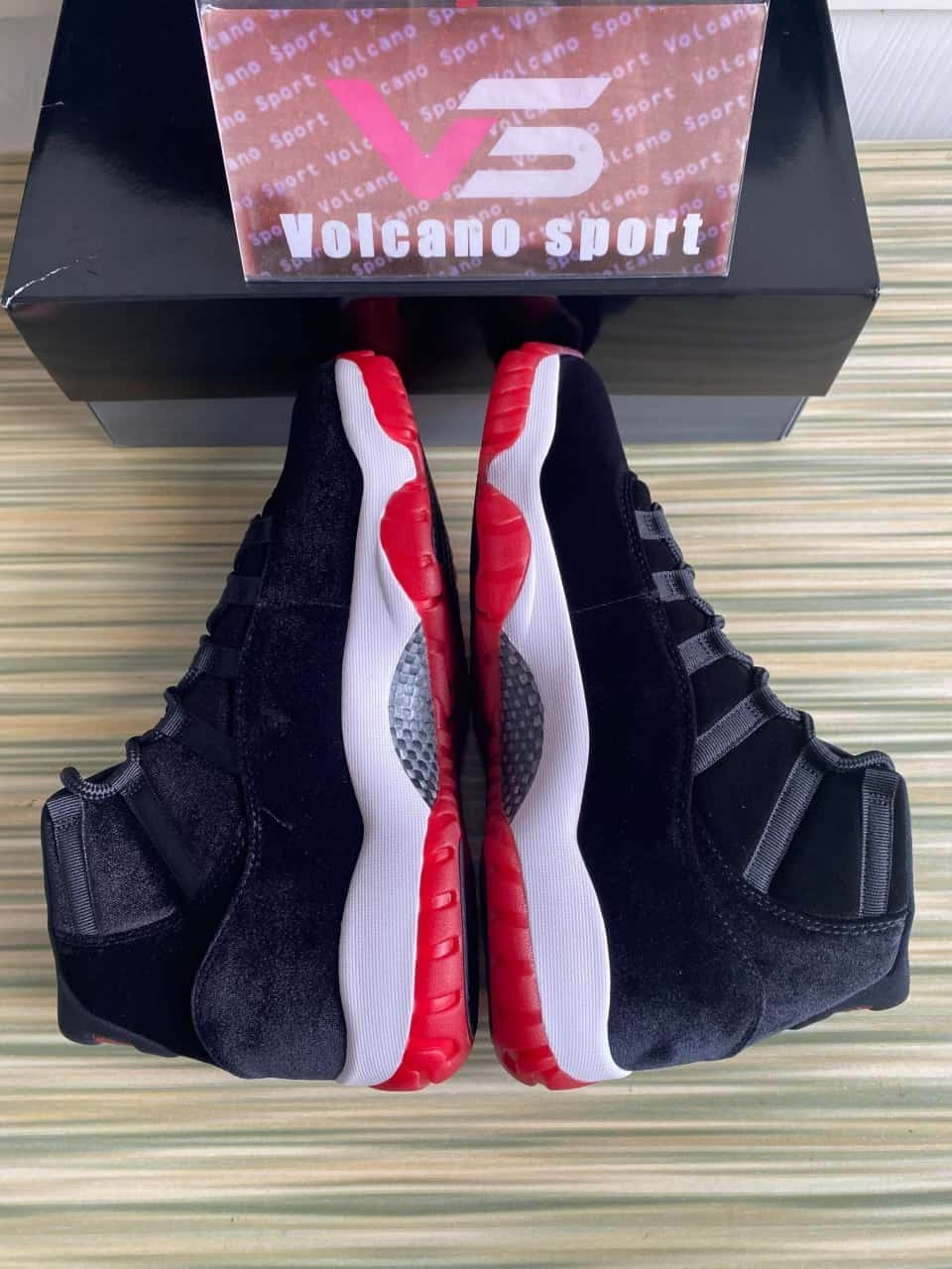 Air Jordan 11 Retro 'Bred Velvet' DB5457-0618