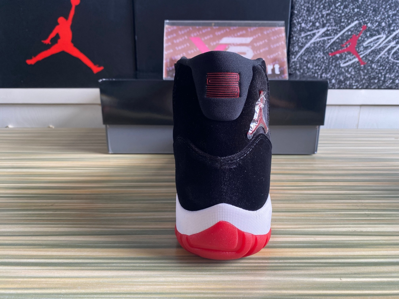 Air Jordan 11 Retro 'Bred Velvet' DB5457-0618