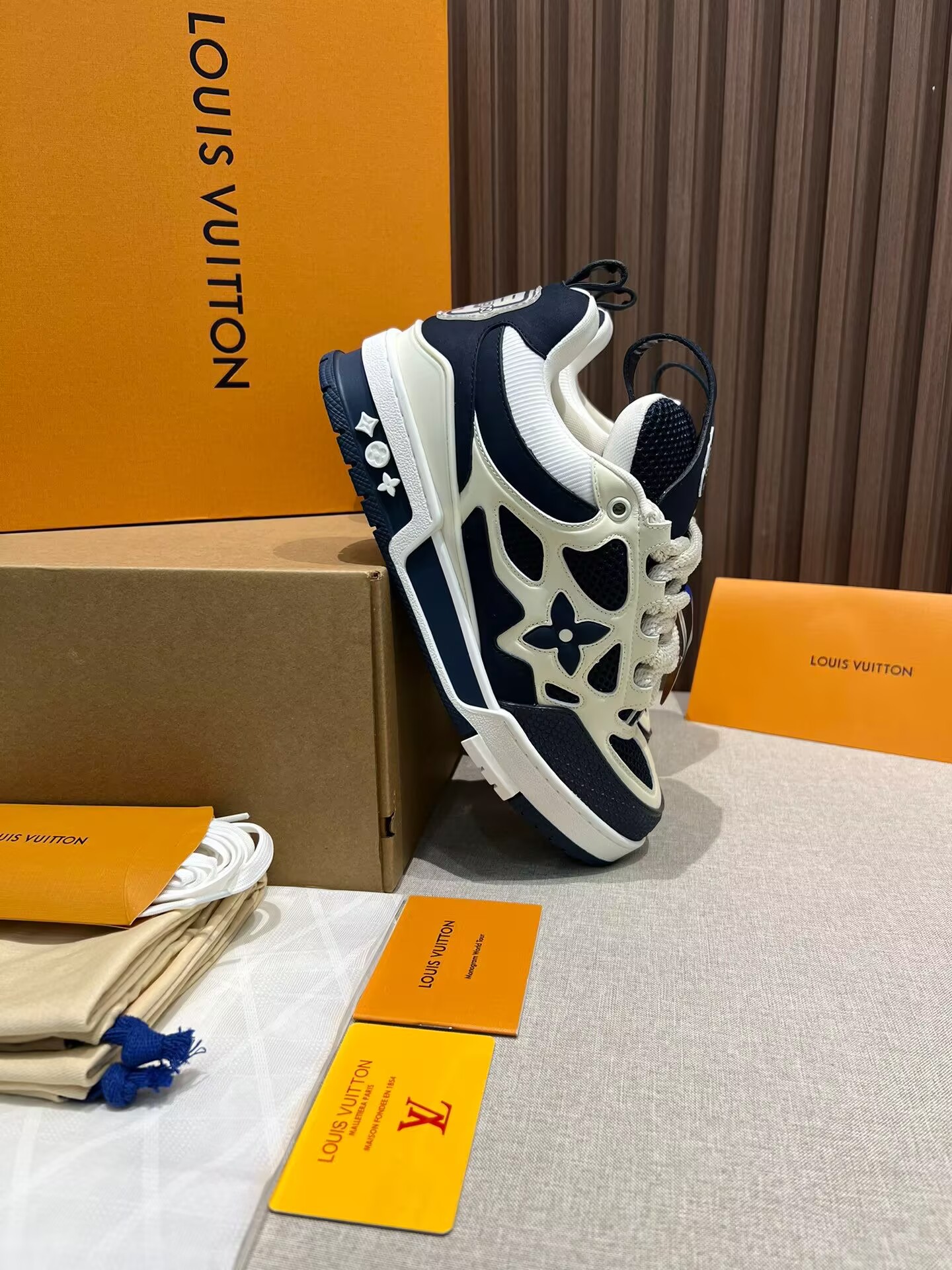 louis vuitton trainer sneaker low  hl171400210