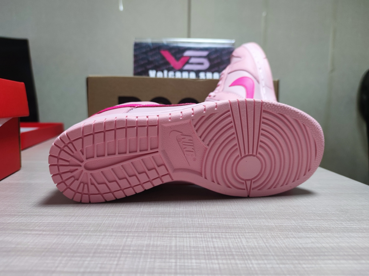 Dunk Low Triple Pink DH9756 600