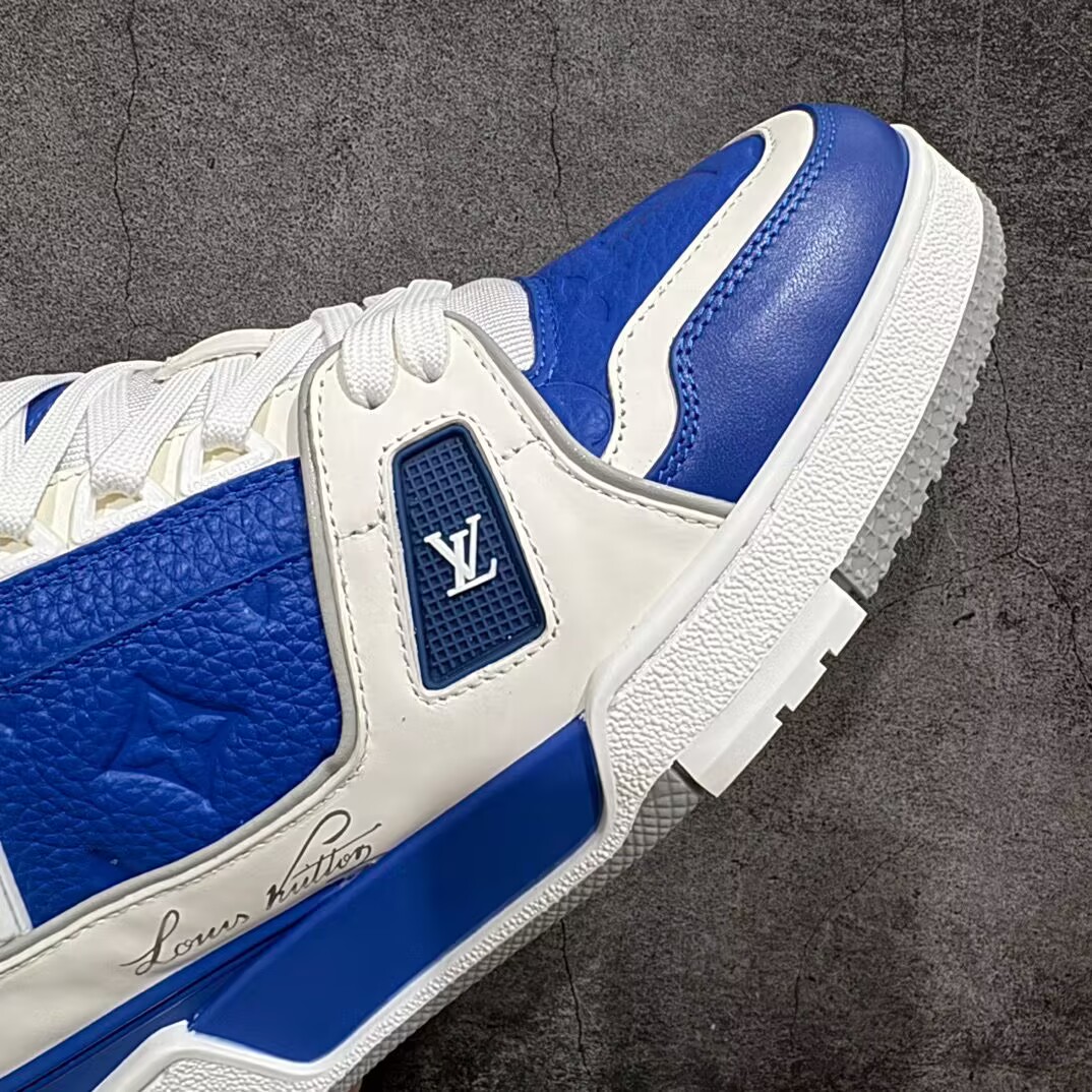 LOUIS VUITTON Trainer cow leather round toe lace-up low-top sneakers