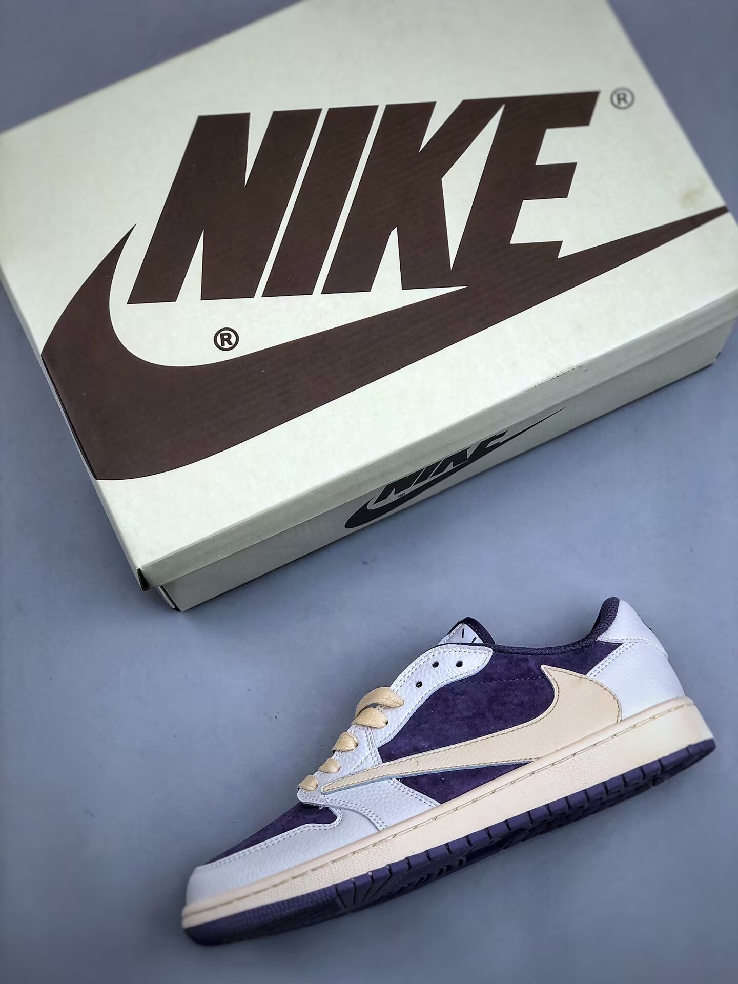 Fraent x Travis Scott Air 1 Low three-party joint hook